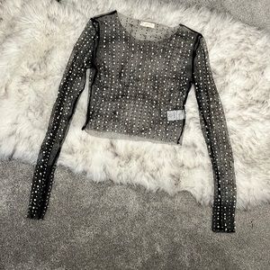 Endless blu crop pearl top